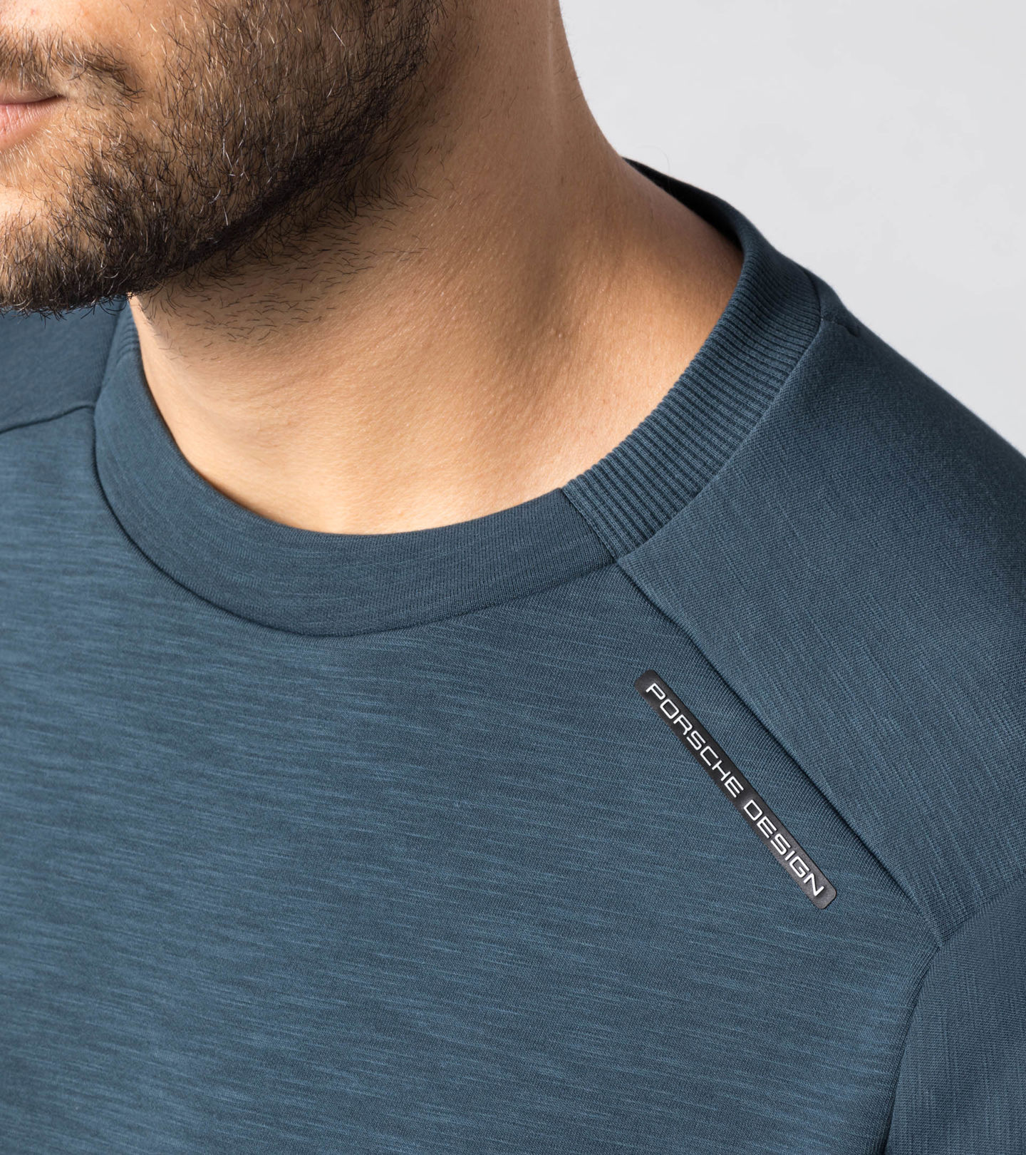 Front Near view of product with ean 4056487020792