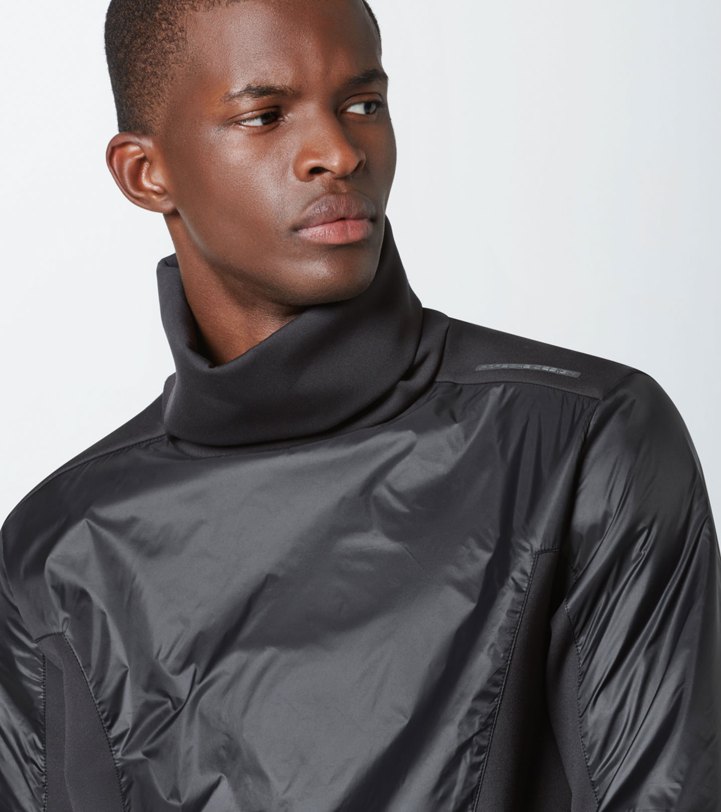 Side Near Middle view of product with ean 4046901565404