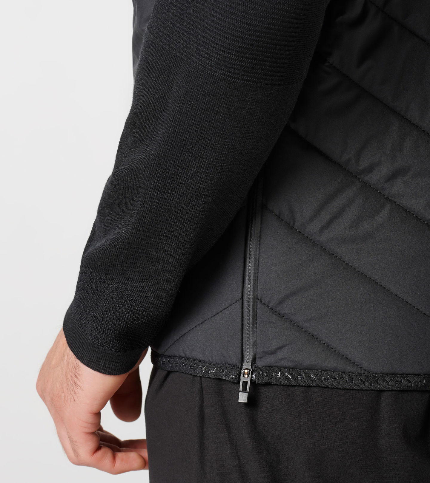 Side Near Middle view of product with ean 4046901774790