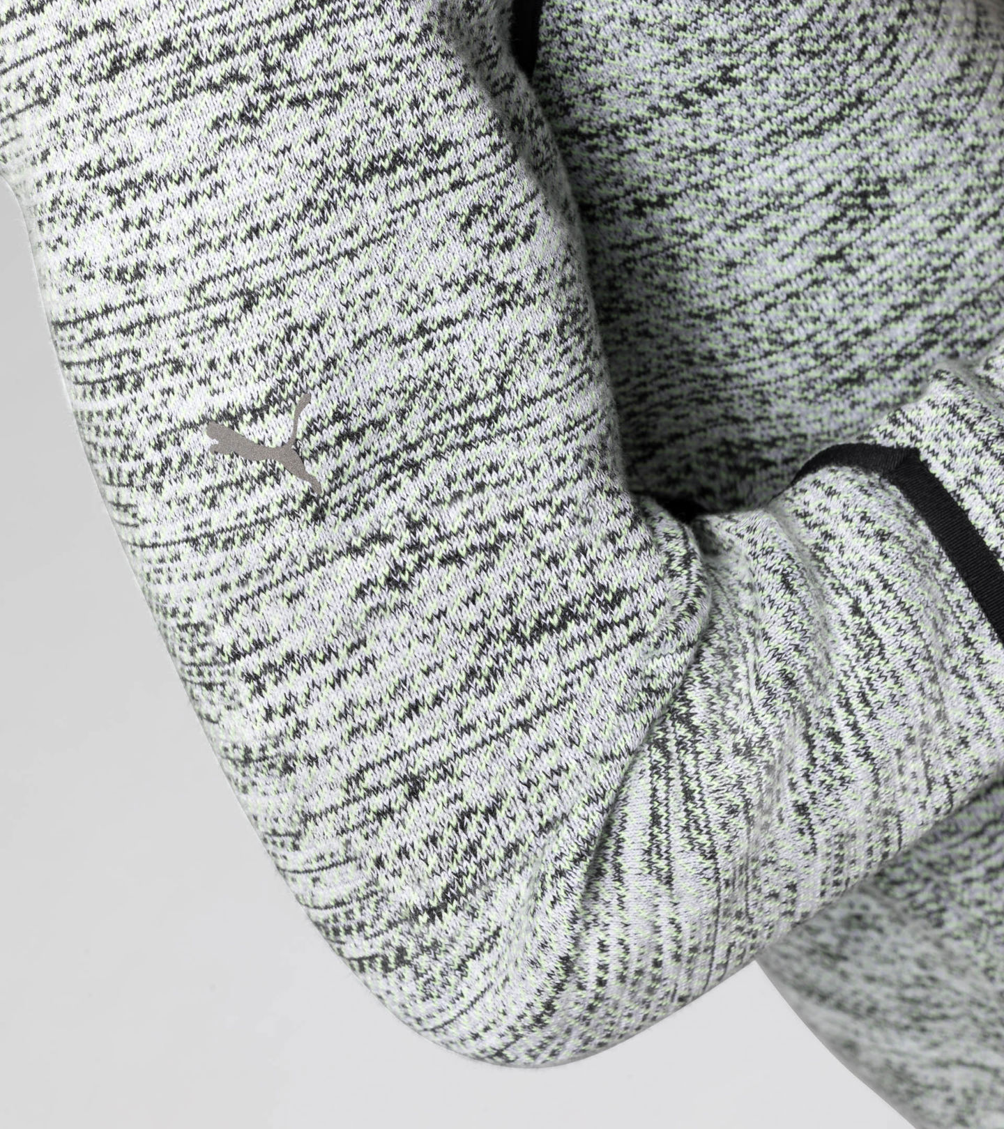 Side Near Middle view of product with ean 4056487020198