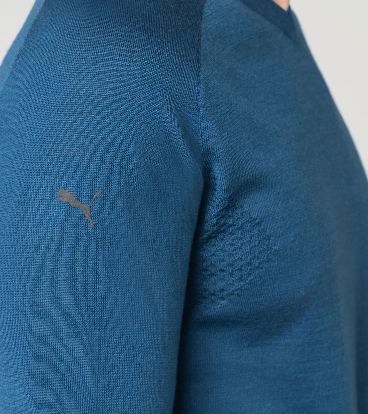 Side Near Middle view of product with ean 4056487032078
