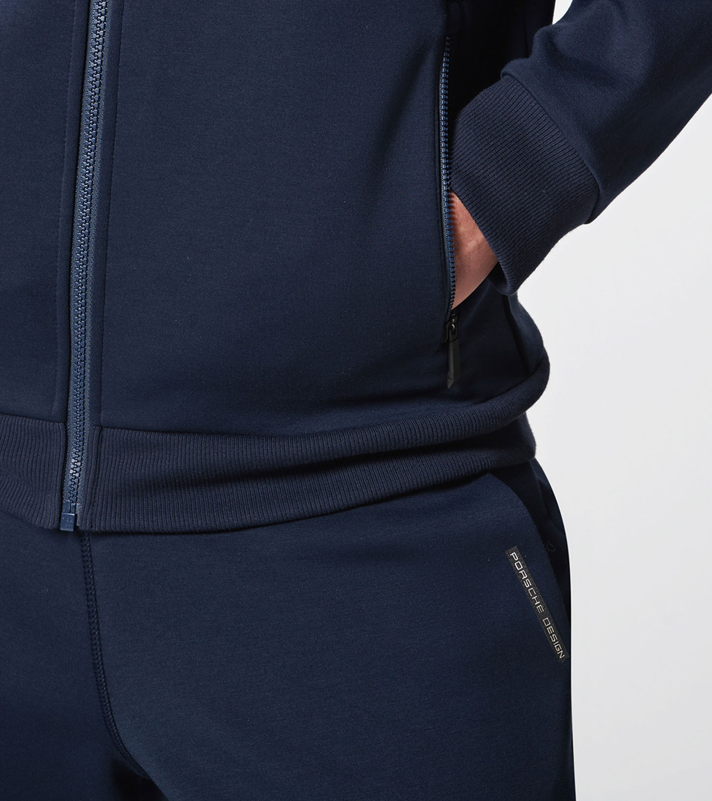 Side Near Middle view of product with ean 4046901730673