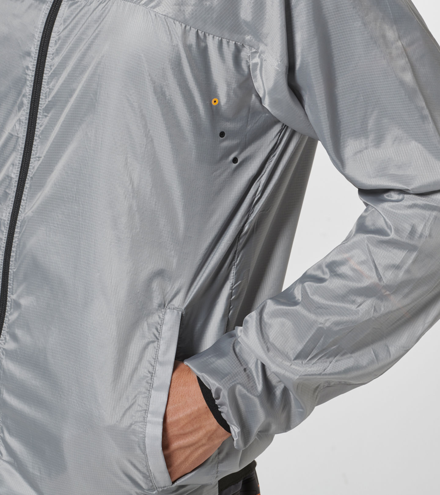 Side Near Middle view of product with ean 4046901944506