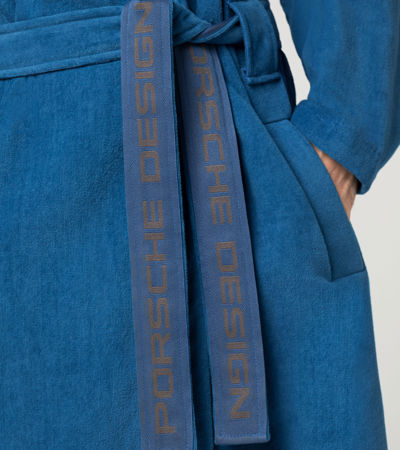 Side Near Middle view of product with ean 4056487035017