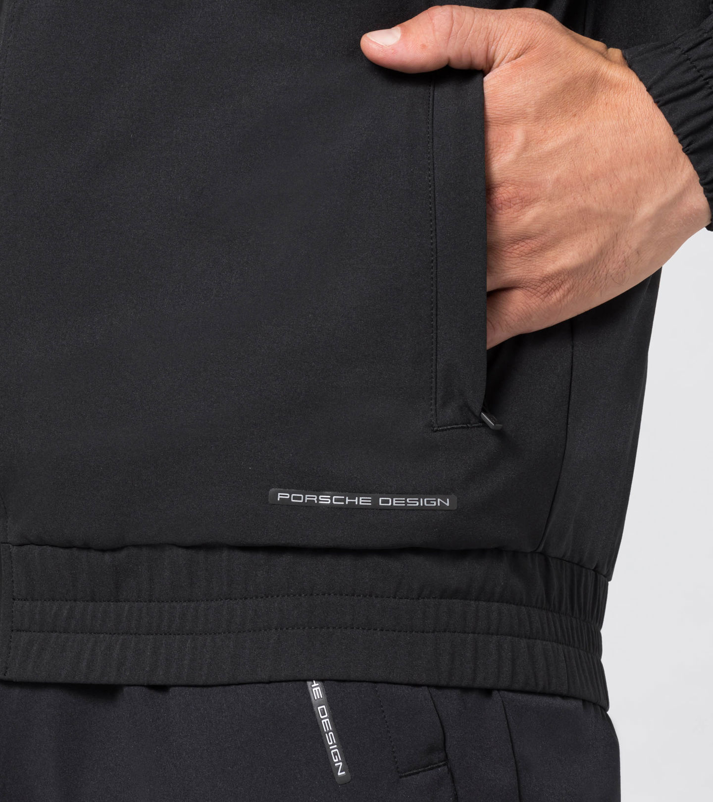 Front Near view of product with ean 4056487019239