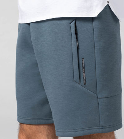 Front Near view of product with ean 4056487020372