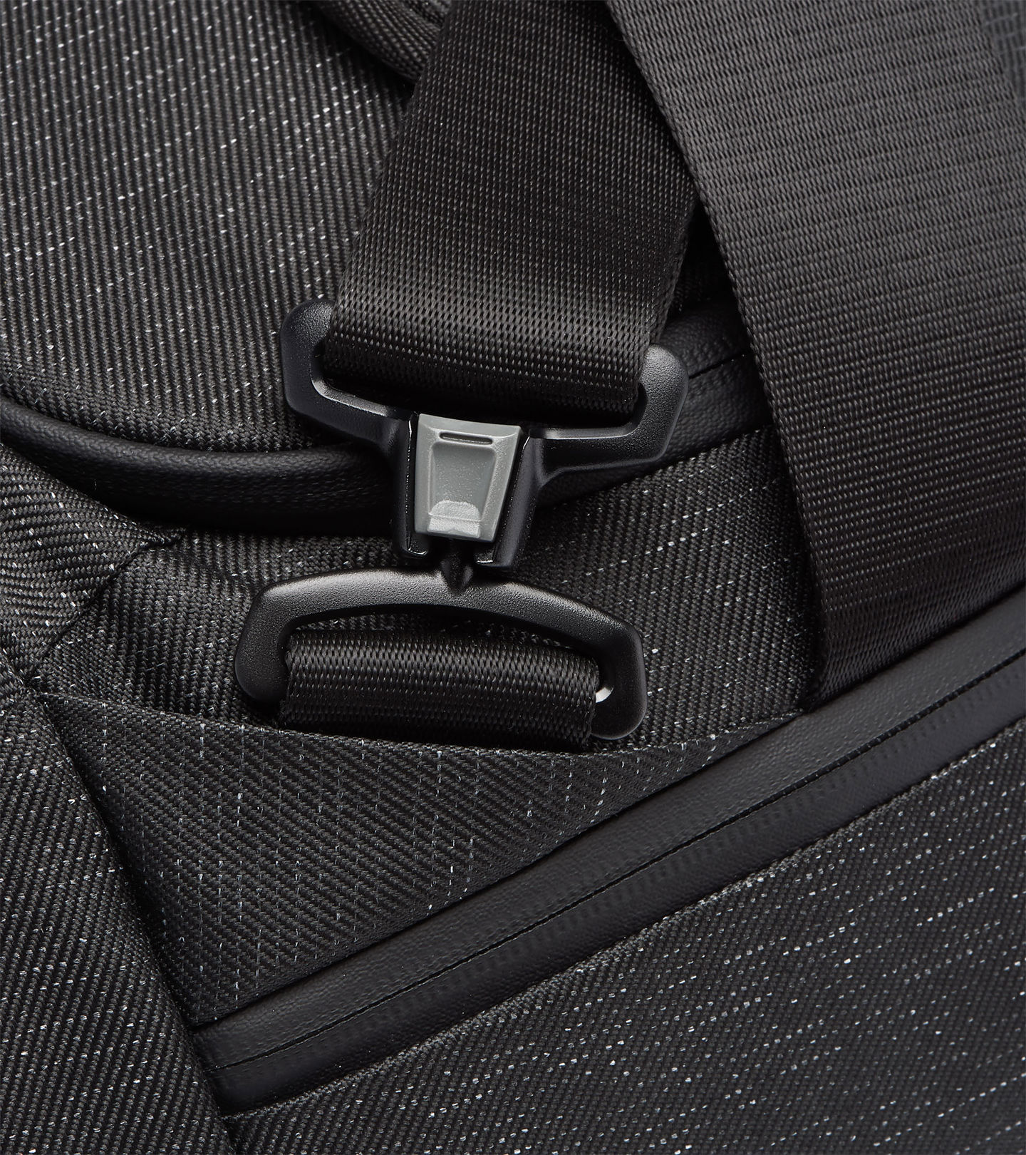 Side Near Middle view of product with ean 4046901965303