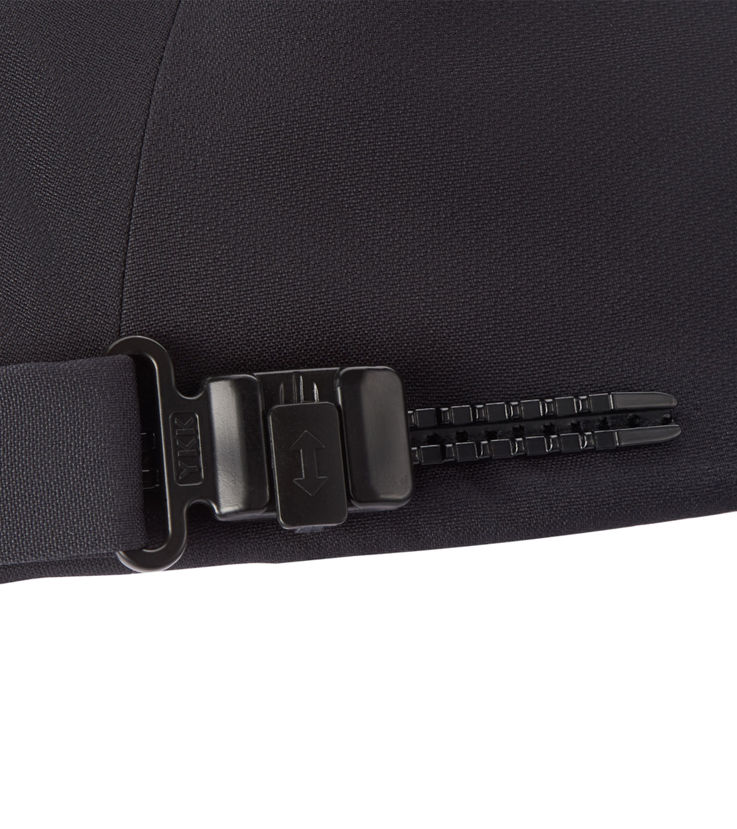 Back view of product with ean 4046901560027