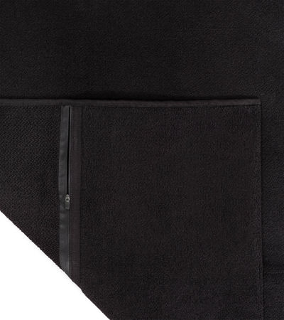 Front Near view of product with ean 4056487026145