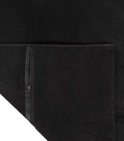 Front Near view of product with ean 4056487026145