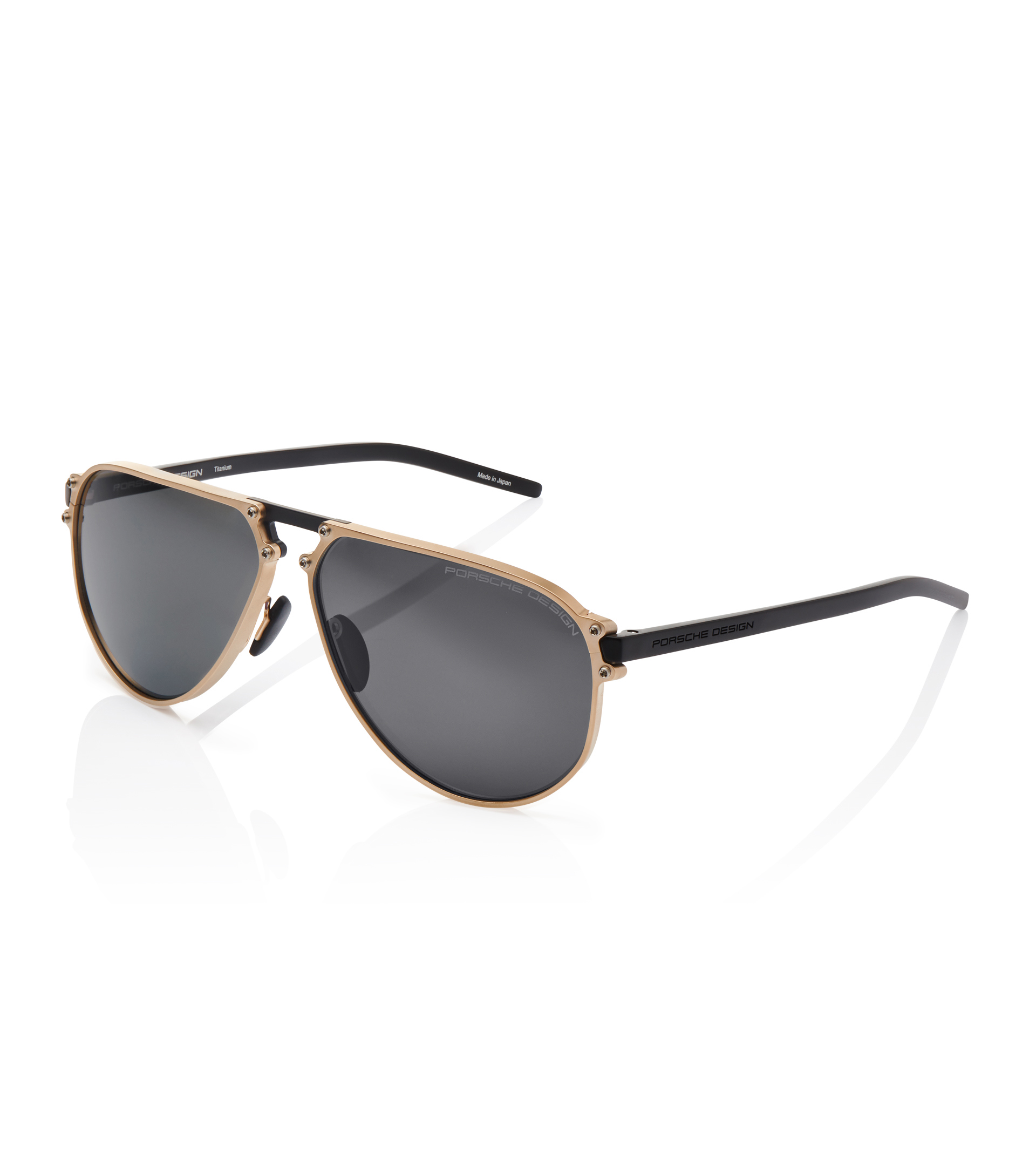 Artikel klicken und genauer betrachten! - Kompromisslos. Hochtechnisch. Faszinierend präzise. Die limitierte Porsche Design P´8685 Hexagon (Iconic) ist die perfekte Fusion von Porsche Design Philosophie und höchster Ingenieurskunst. Das maskuline Design ist inspiriert vom Motorblock eines Sportwagens: Acht Sechskantschrauben halten die aus solidem Titan gefräste Front – und verleihen der Sonnenbrille so eine einzigartige, markante Optik. | im Online Shop kaufen