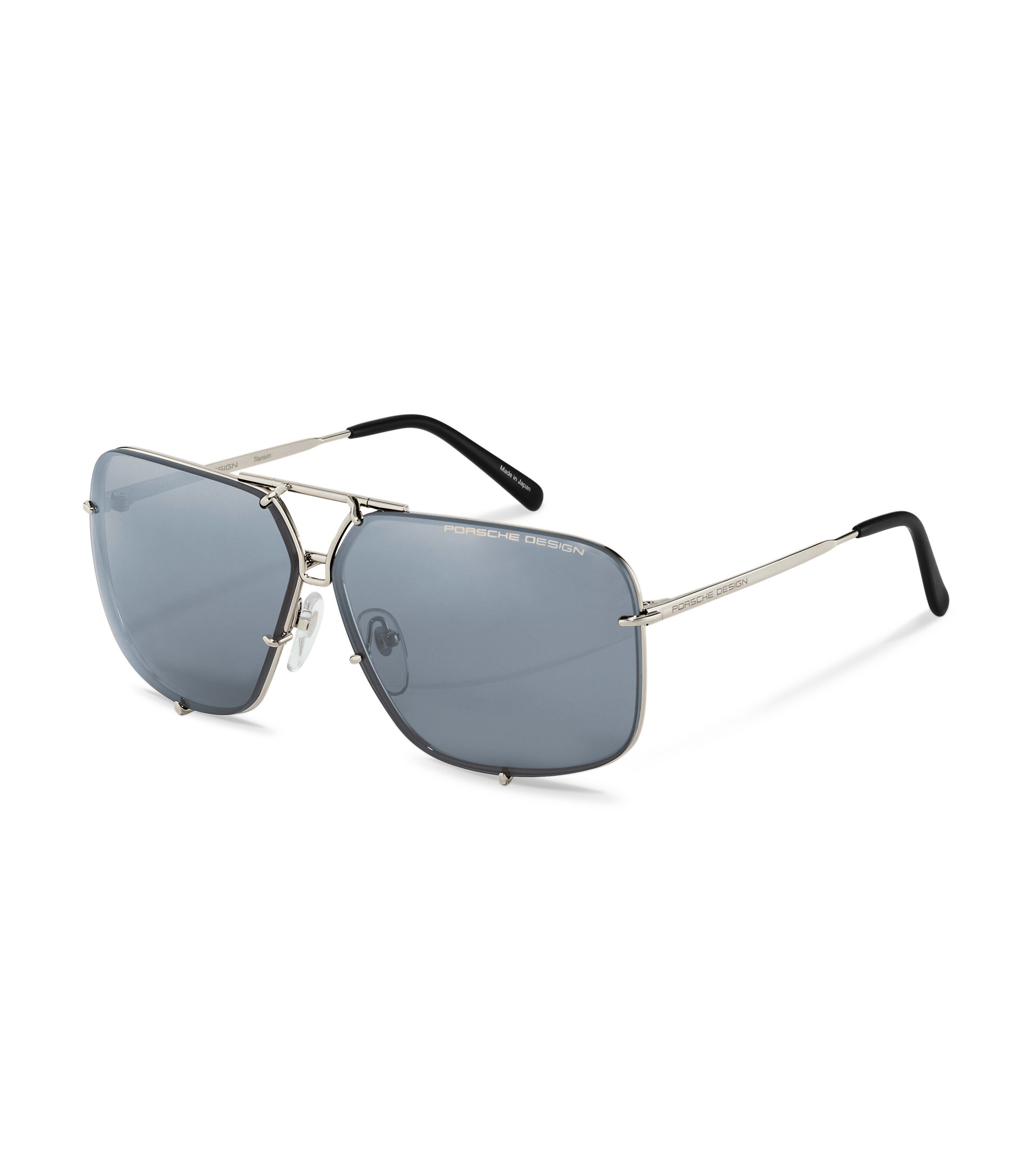 Artikel klicken und genauer betrachten! - Eine neue Ikone: Die Porsche Design P' 8928 präsentiert sich noch maskuliner, noch markanter als die legendäre P'8478 – die erste Sonnenbrille mit Wechselgläsern. Mit der modernen Squared Aviator Form macht sich der seit 40 Jahren erfolgreiche Klassiker nun bereit für eine neue Dekade. Der Rahmen aus 100 % ultraleichtem Titan, made in Japan, macht die Brille trotz ihrer Größe angenehm zu tragen. | im Online Shop kaufen