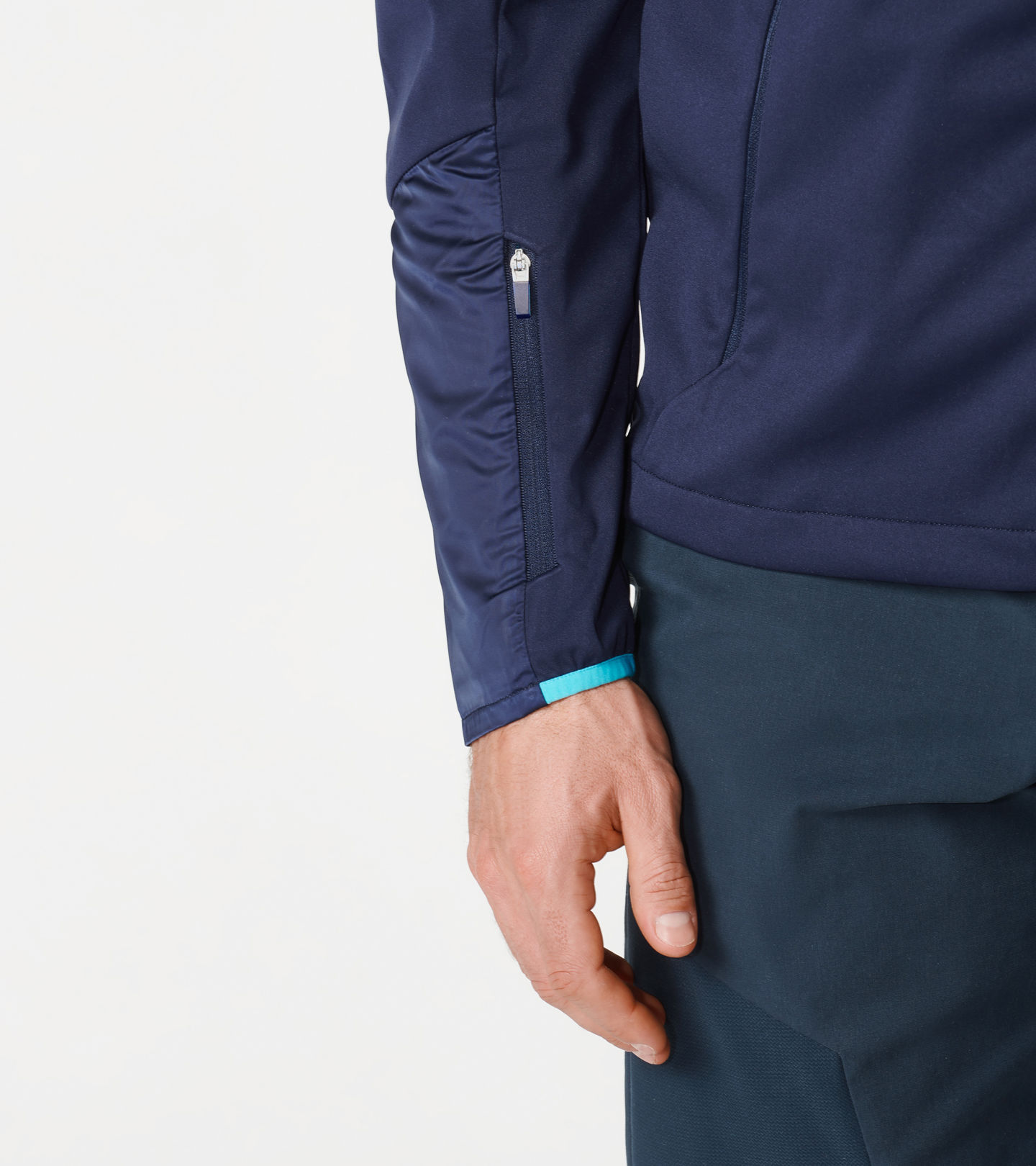 Back view of product with ean 