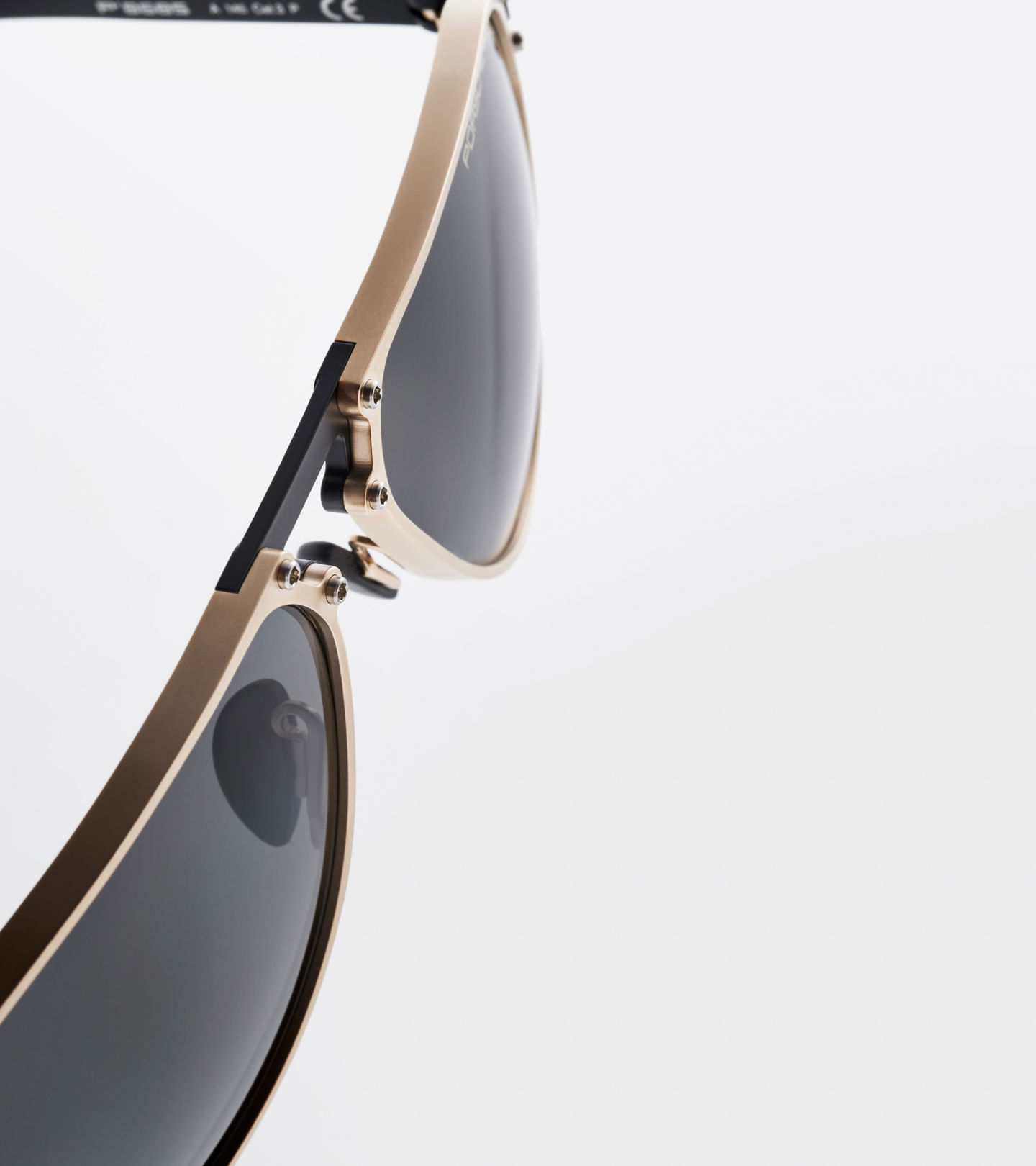Side Near Middle view of product with ean 4044709510008