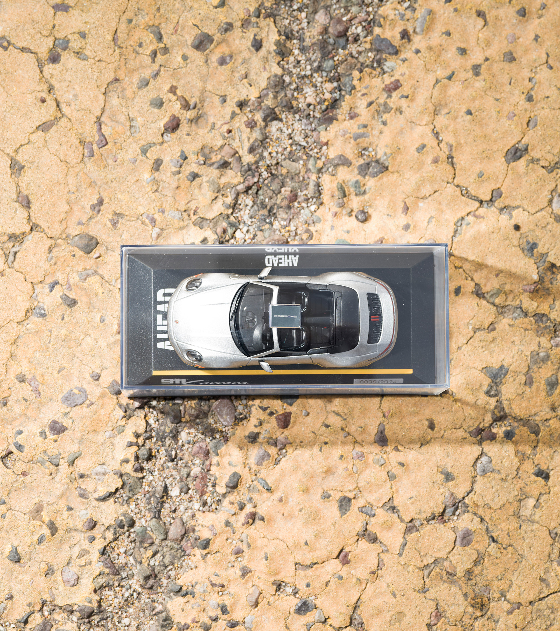 Porsche 911 Carrera Cabriolet (992) - Ltd. - Model Car 1:43